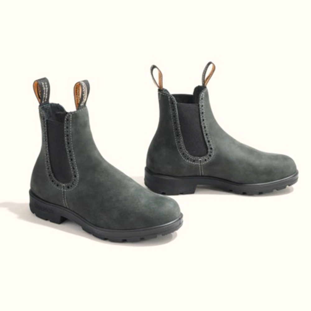 Blundstone 1630 Rustic Black Women's Size 9.5 (9 wide) regular price $200